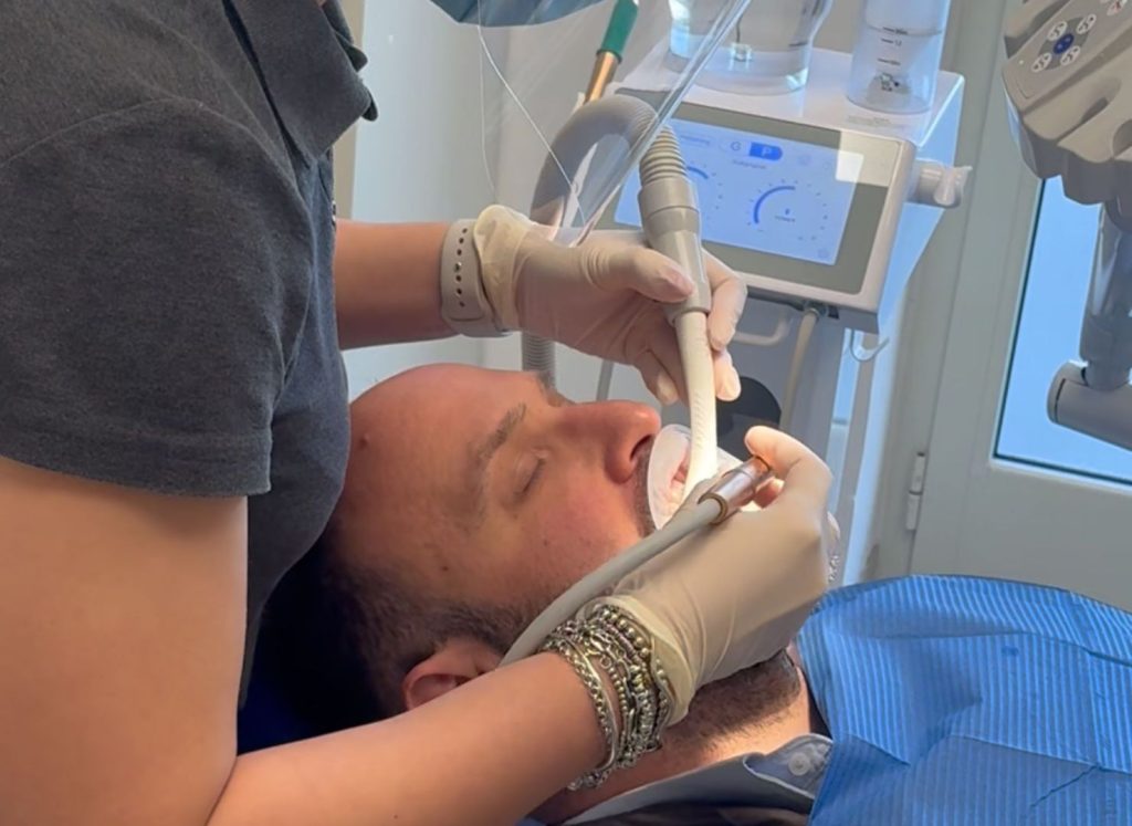 Prevenzione della parodontite: Proteggi la salute delle tue gengive 1 prevenzione della parodontite